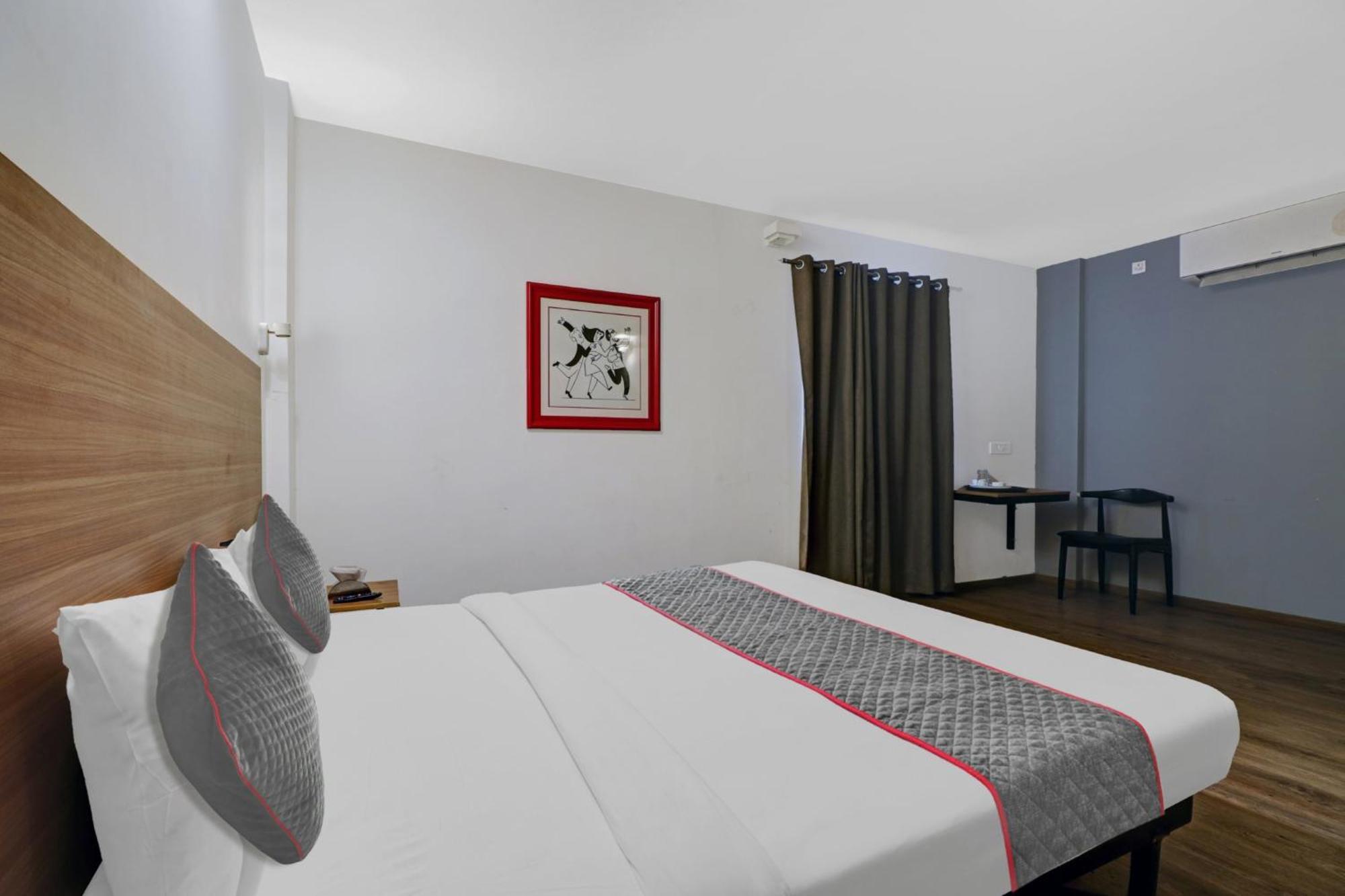 Hotel O Royal Encore Bangalore Bagian luar foto