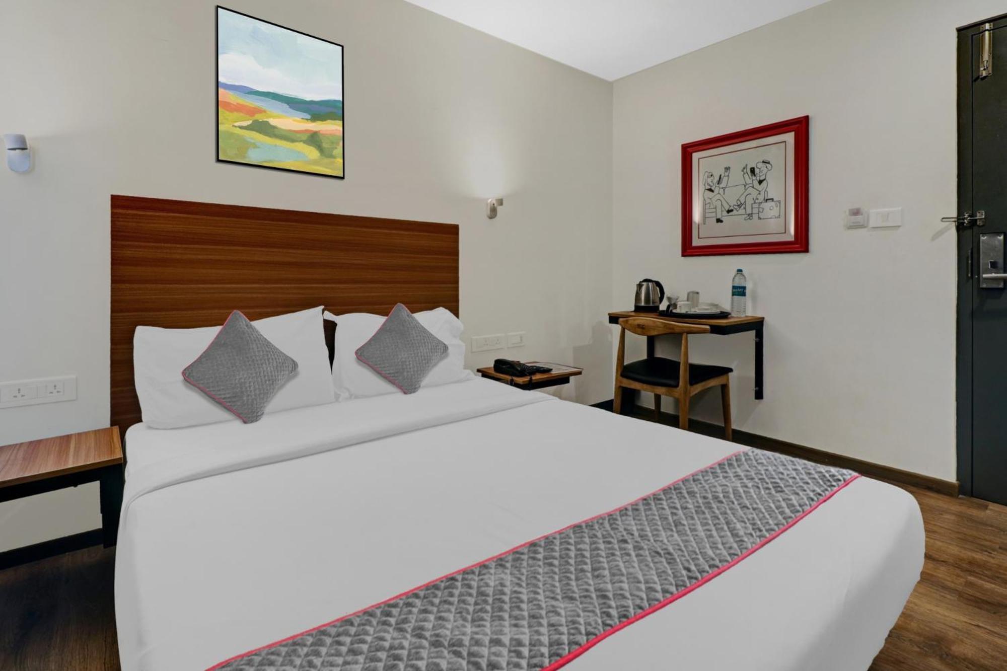 Hotel O Royal Encore Bangalore Bagian luar foto