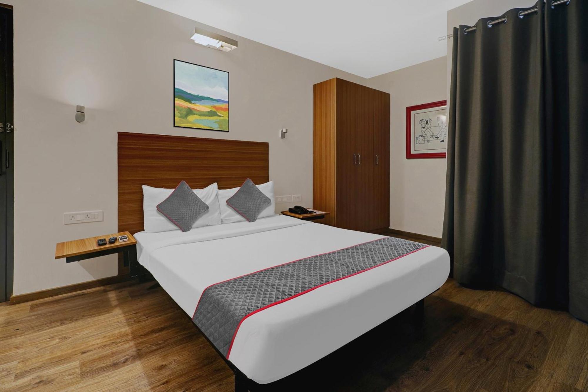 Hotel O Royal Encore Bangalore Bagian luar foto