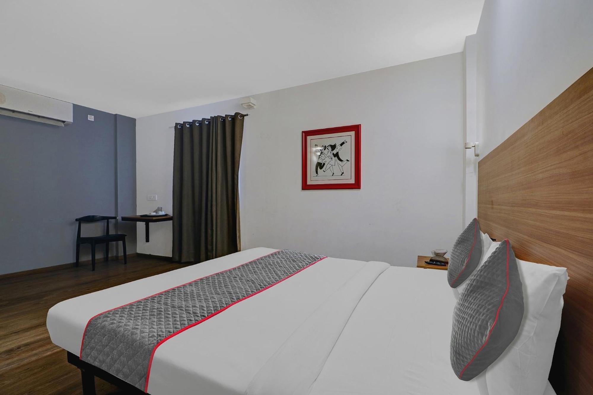 Hotel O Royal Encore Bangalore Bagian luar foto