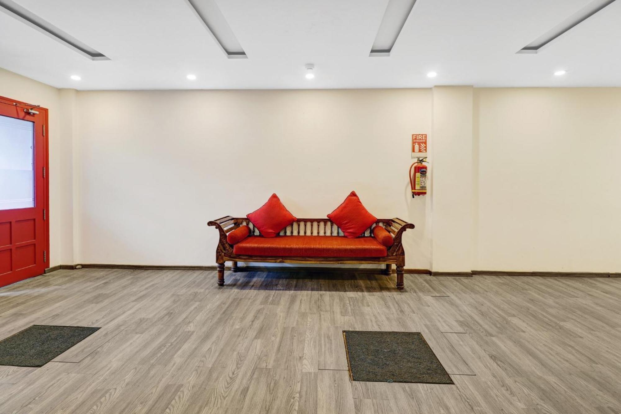 Hotel O Royal Encore Bangalore Bagian luar foto